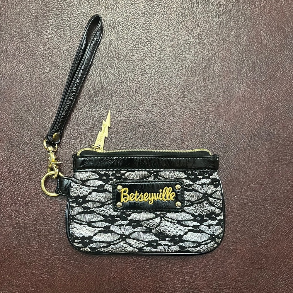 Betsey Johnson Betseyville wristlet
